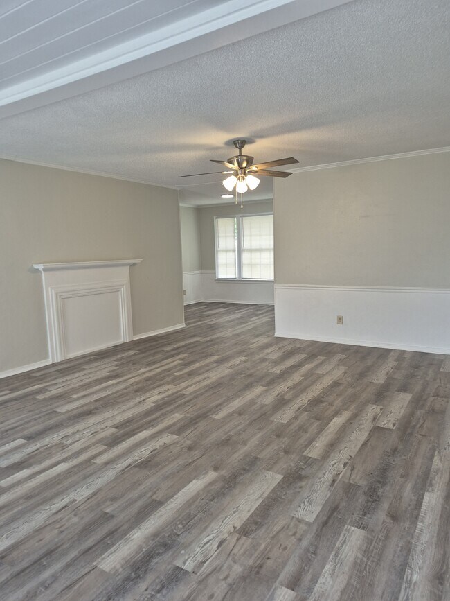 Building Photo - 812 Cherokee Ave