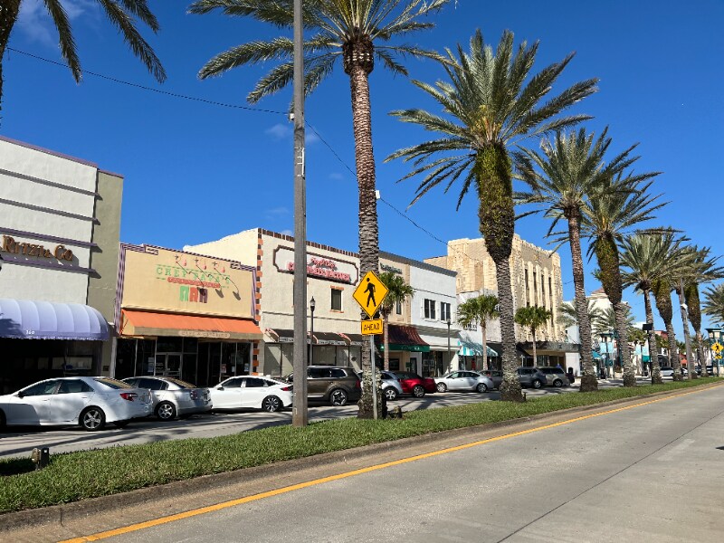 Building Photo - 1830 S Palmetto Ave