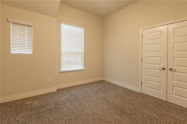 Building Photo - 124 Crooked Trail