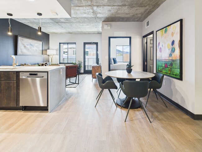 Building Photo - The Watermark