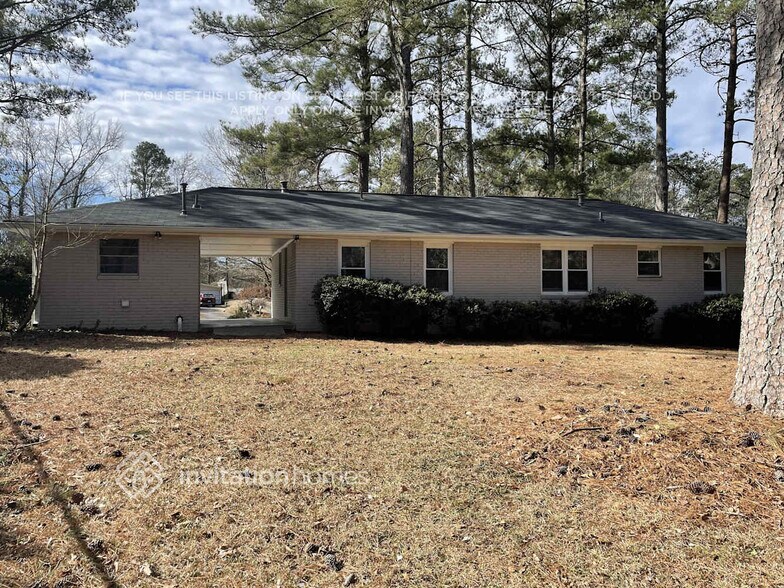 Building Photo - 921 Walnut Cir SW