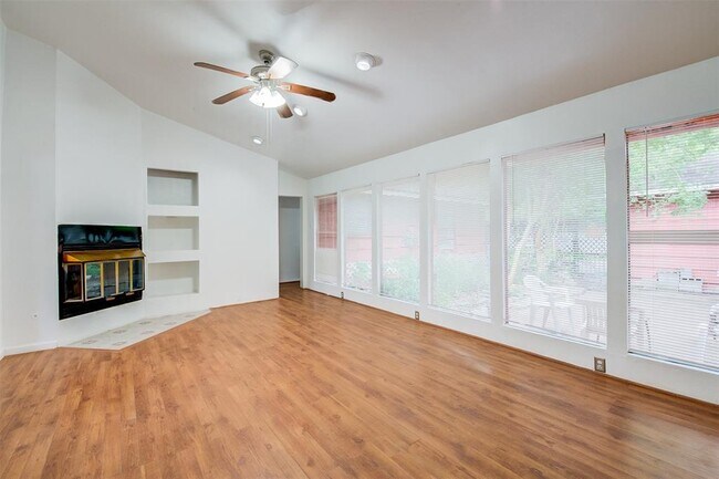 Building Photo - 3403 Linkwood Dr