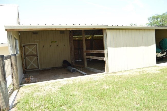 Building Photo - 1410 Field Store Rd