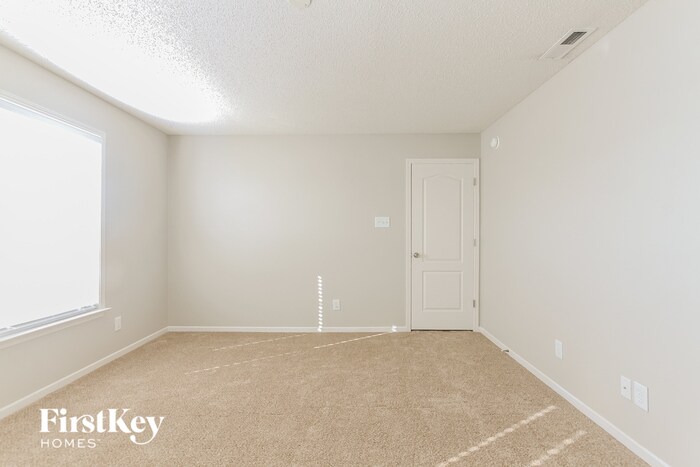 Building Photo - 8250 S Rising Sun Dr