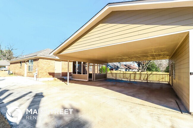 Building Photo - 5657 Redford Ave