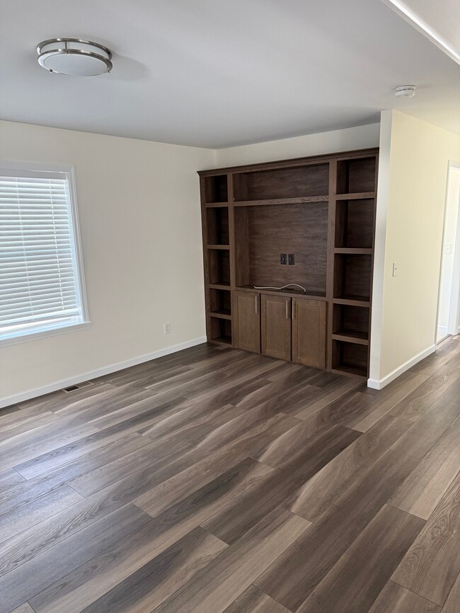 Building Photo - 305 W Uwchlan Ave