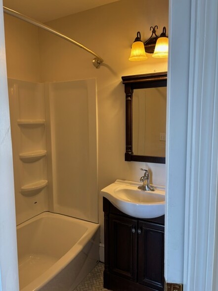 Unit 1 - bathroom - 381 Broadway