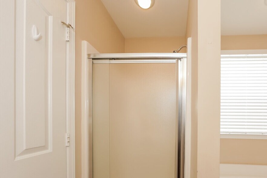 Building Photo - 4002 Chimney Wood Trail