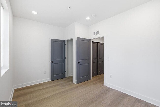Building Photo - 2123 N 9th St