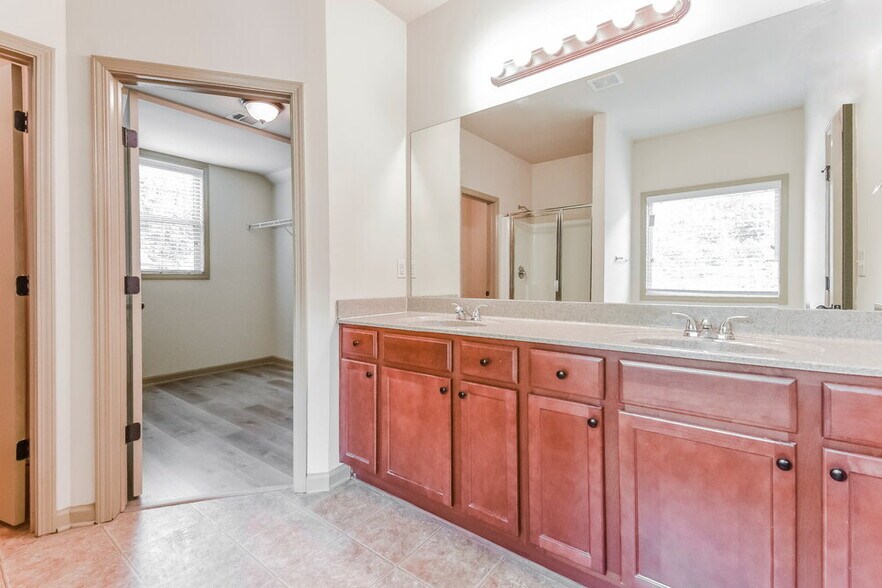 Building Photo - 2080 Raegan Way