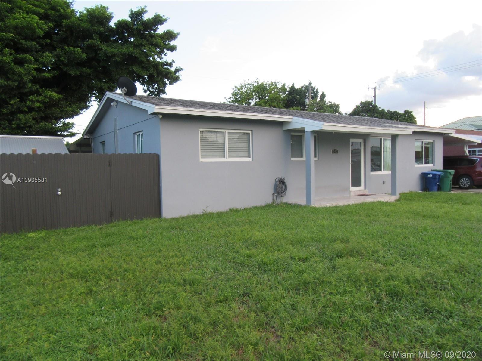 Building Photo - 140 NW 190th St