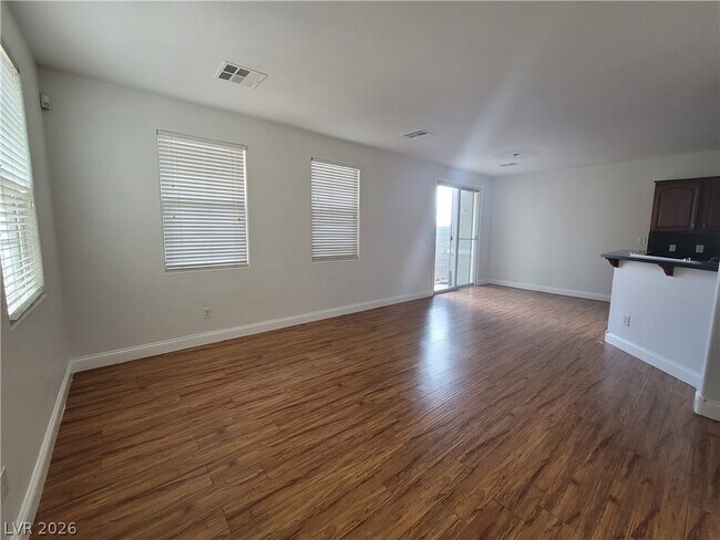 Building Photo - 6140 Pine Villa Ave