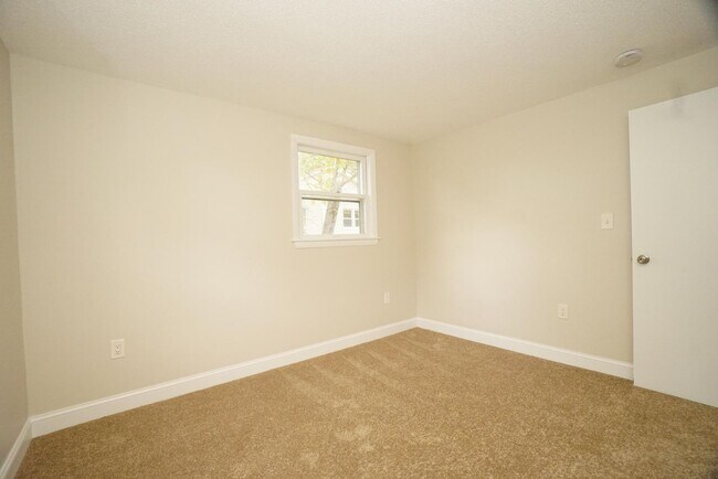 Building Photo - 42 Woodfield St