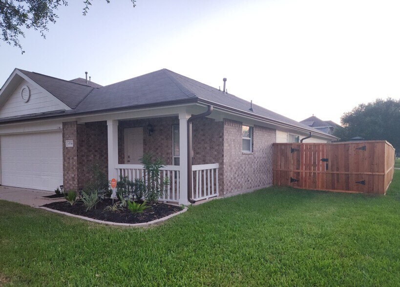 Front of home - 4710 Montclair Hill Ln