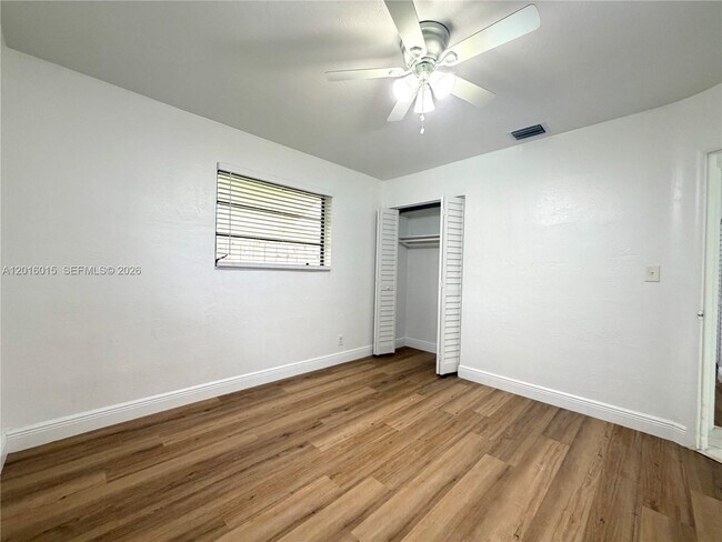 Building Photo - 1740 SW 47th Ave