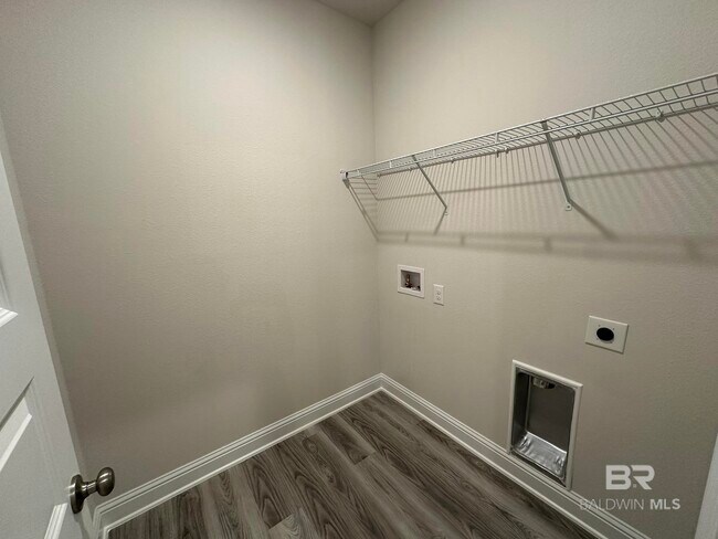 Building Photo - 146 Millet Ave