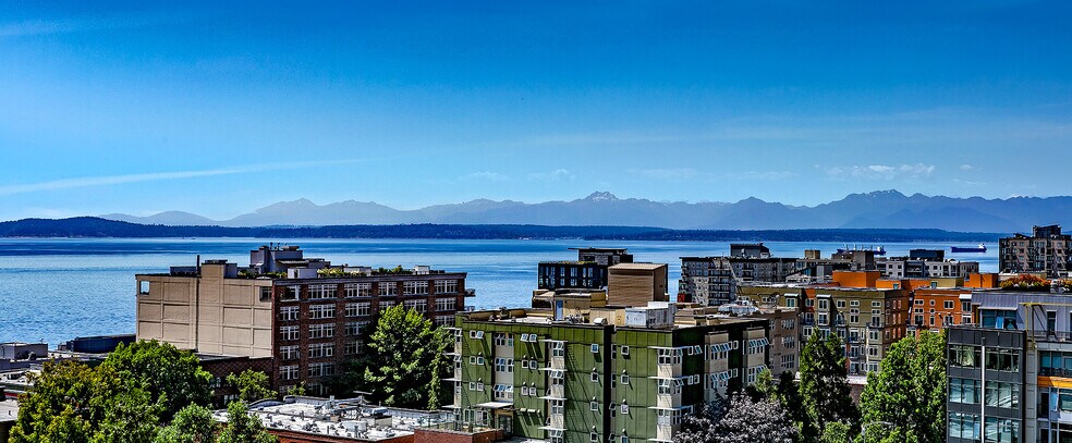 Gorgeous views day and night - 2201 3rd Ave