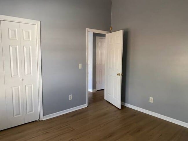 Building Photo - Charming 1-bedroom, 1-bath apartment in Wilmington, NC offering convenient living with utilities ...