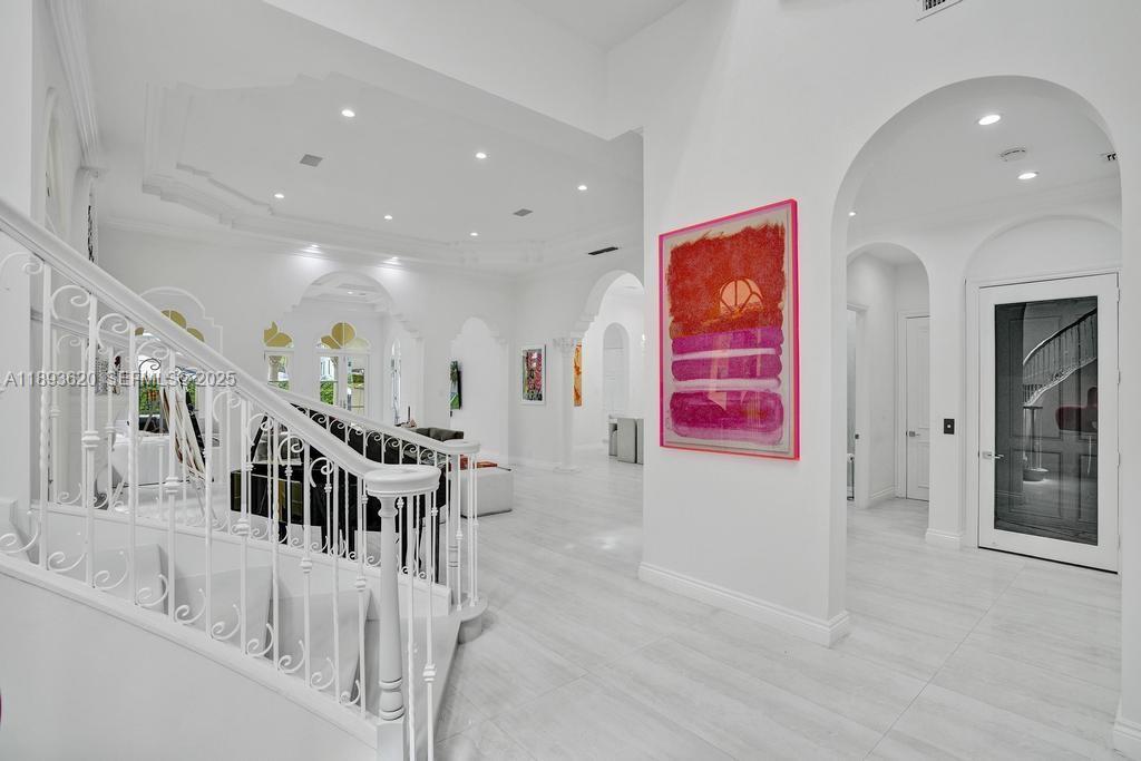 Building Photo - 17001 Collins Ave