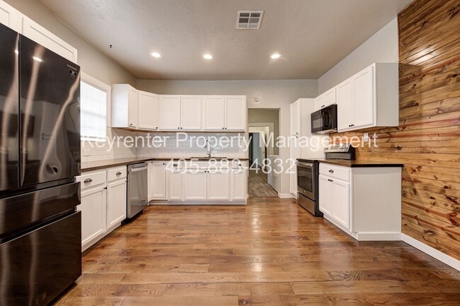 Building Photo - Charming Newly Updated 2 Bed, 2 Bath Home in the Heart of OKC!