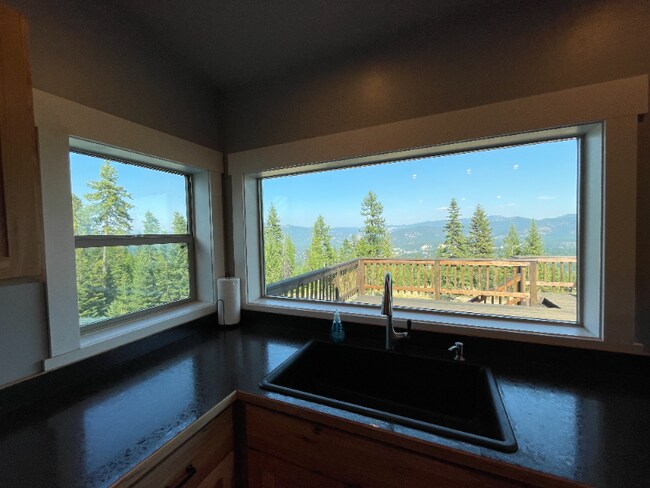 Building Photo - 1954 Panoramic View Dr