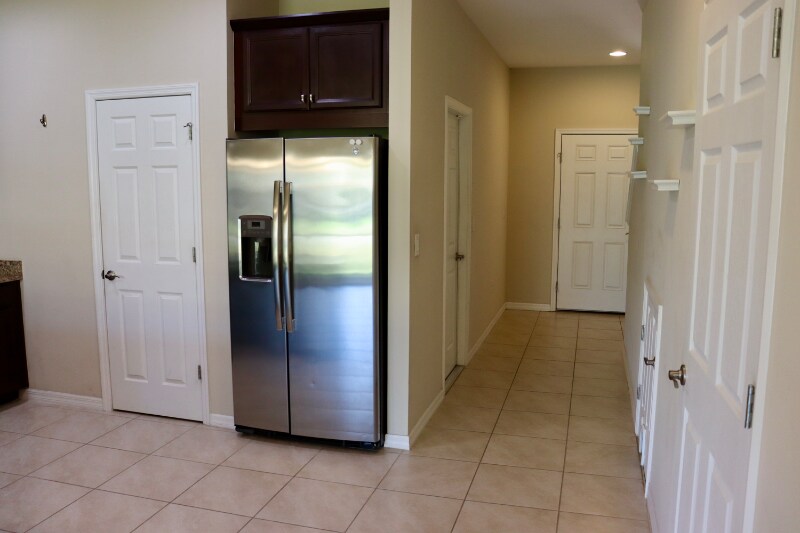 Building Photo - 10820 Alvara Point Dr