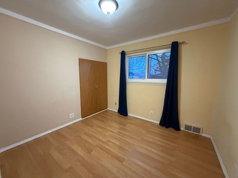 Building Photo - 25125 Campbell Ave