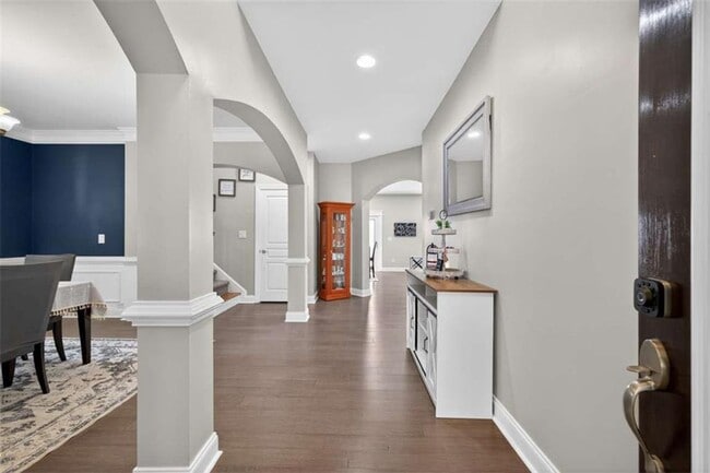 Building Photo - 7819 Brass Lantern Dr