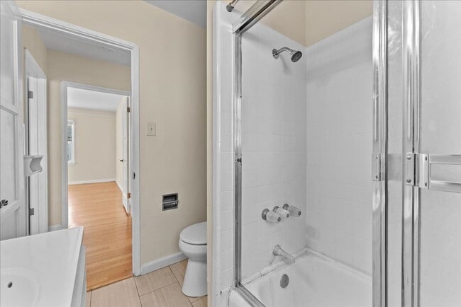 Building Photo - 5918 S Fairfax Ave