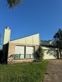 Building Photo - 2206 Sunset Trail