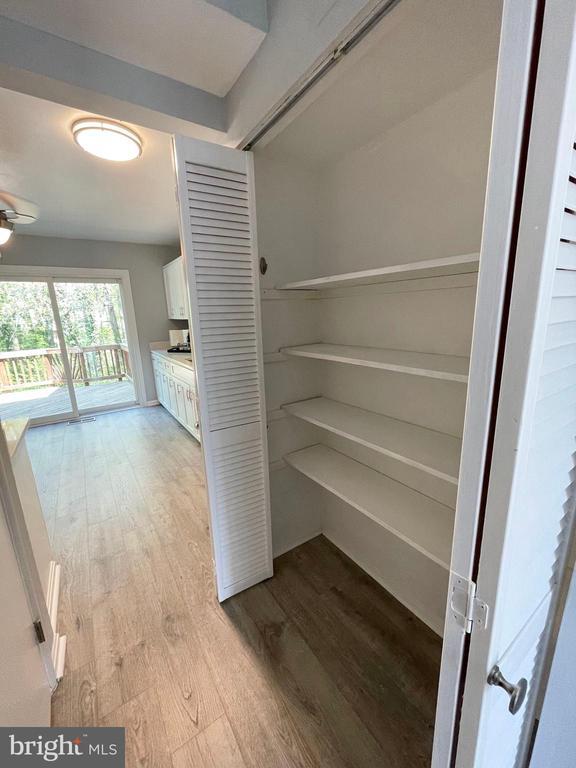 Building Photo - 1928 Rainbow Ct