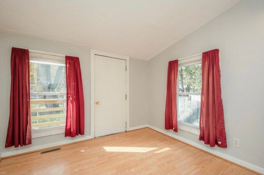 Mudroom/Breakfast Nook - 3906 7th St