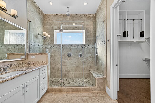 Building Photo - 2116 Mason St