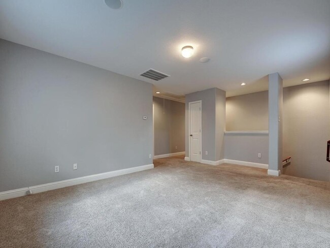 Building Photo - 6016 Wilcott Ct