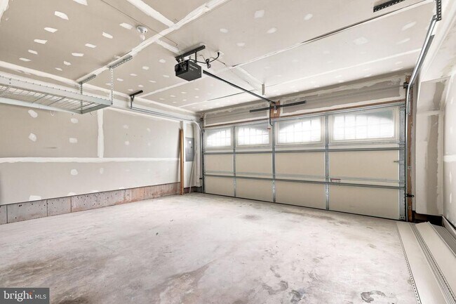 Building Photo - 25678 Pleasant Valley Rd