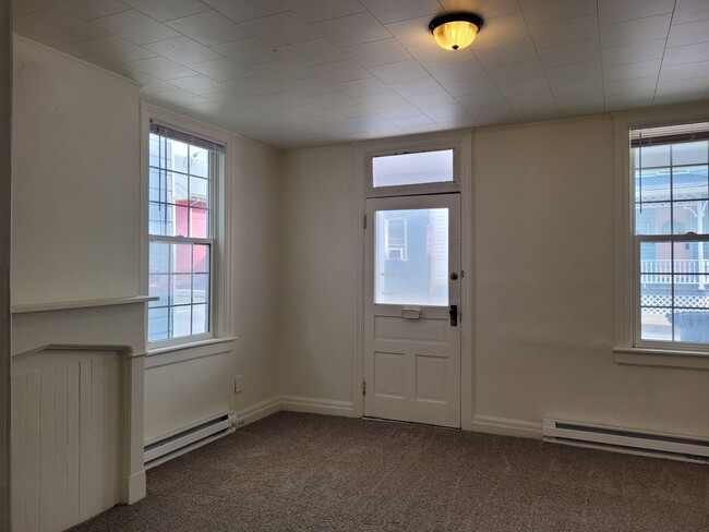 Building Photo - 115 E Burd St