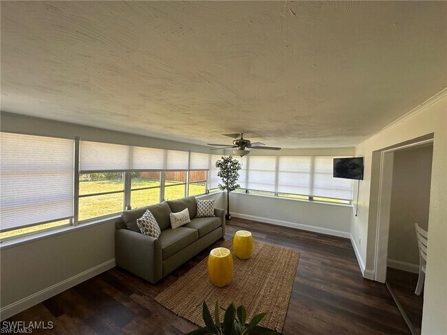 Building Photo - 723 Sabur Ct