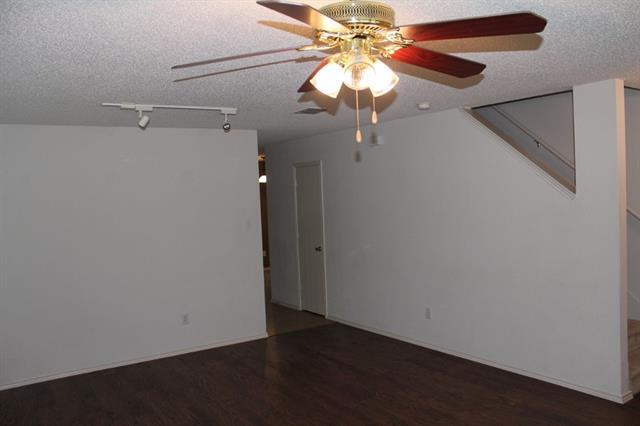 Building Photo - 2316 White Oak Dr