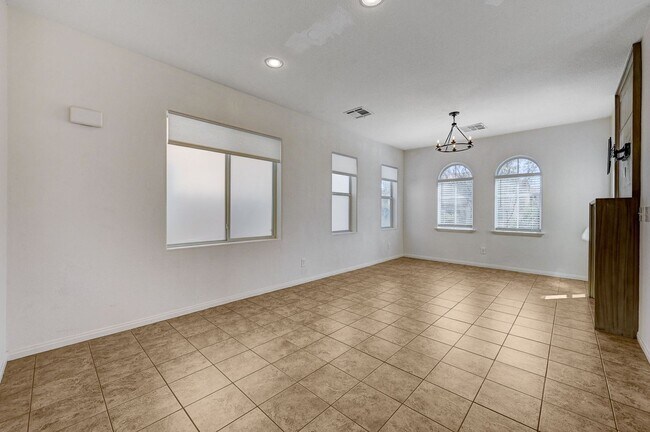 Building Photo - Stylish Tri-Level Home/Tandem Garage in Henderson
