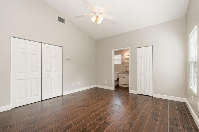 Building Photo - 513 Oakmont Pl