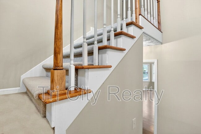 Building Photo - 404 Topaz Trail