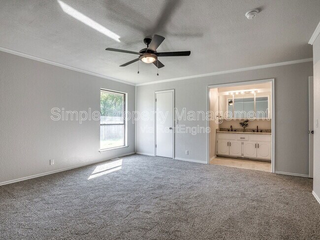 Building Photo - 2320 Yellowstone Dr