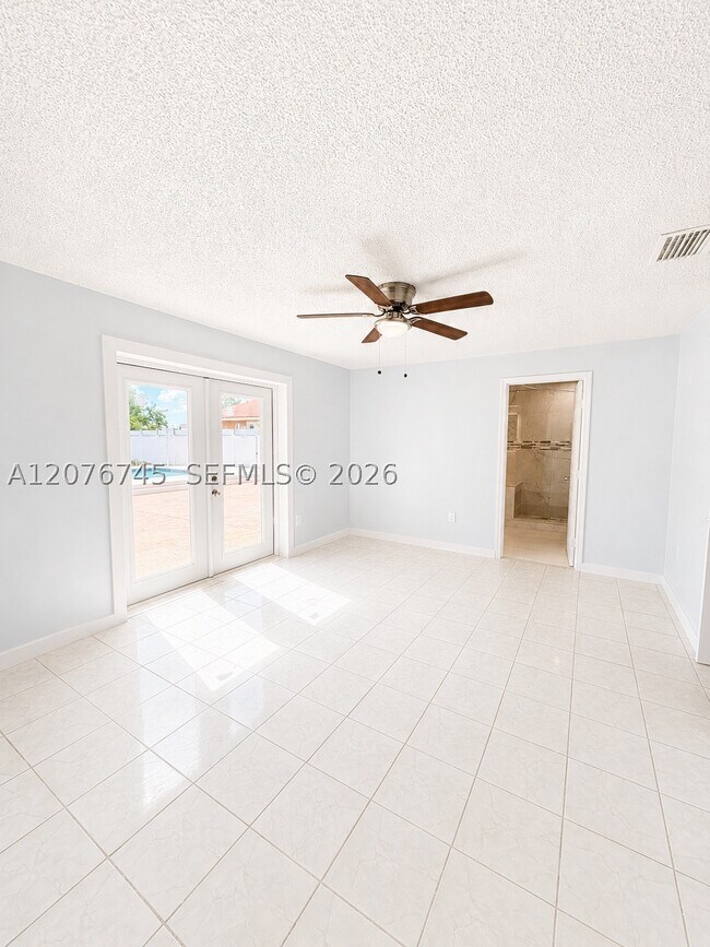 Building Photo - 3011 SW 117th Ct