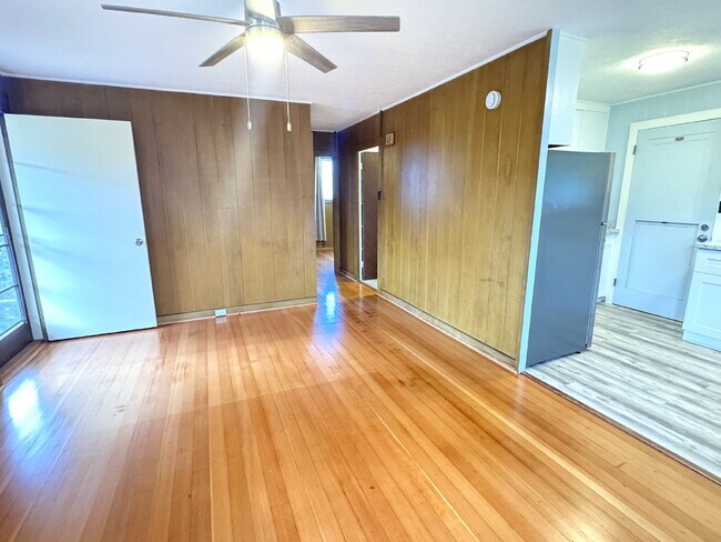 Building Photo - "Cozy 2-Bed Gem in Panaewa, Hilo - Perfectly Conveniently Located!"