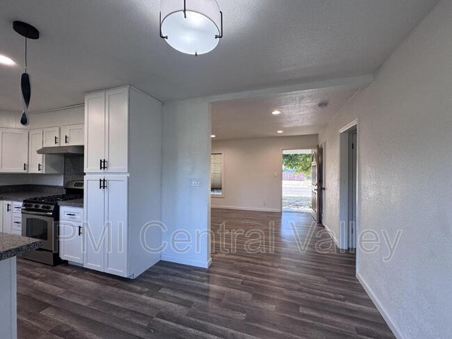 Building Photo - 2127 Inman Ave
