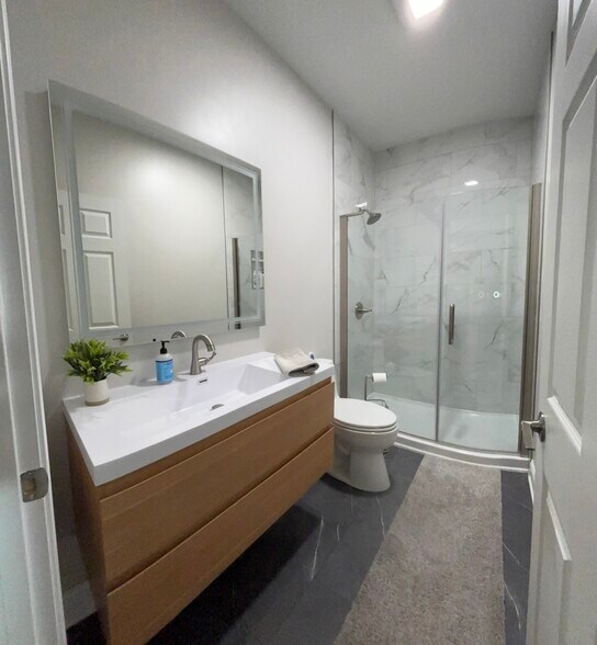 Bathroom #2 - 4 N Pistakee Lake Rd