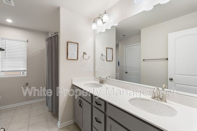 Building Photo - 4743 Darcey Wy