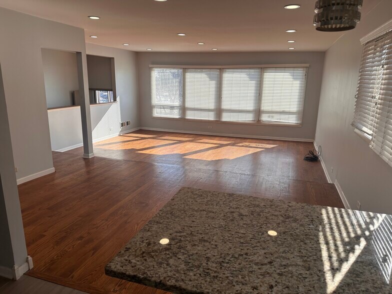 Building Photo - 4832 Old Orchard Rd