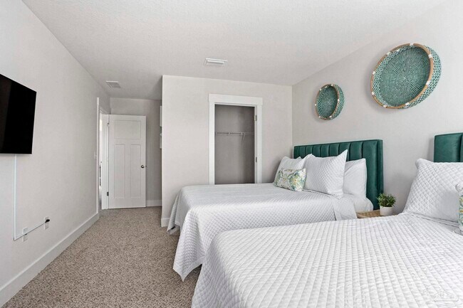 Building Photo - 14342 Gardenglen Dr