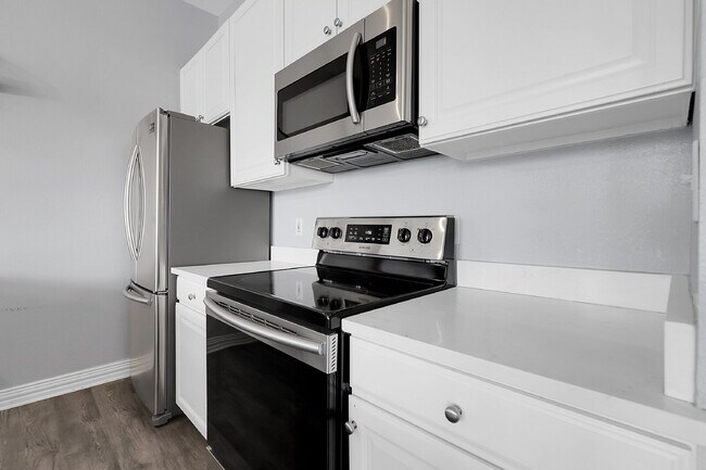 Building Photo - $1,530.00 - 1 Bed, 1 Bath Condo in Denver in Great Location!